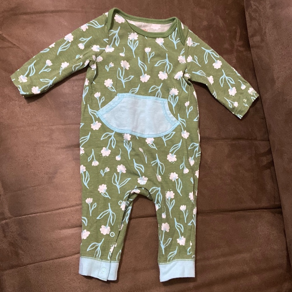 Cat and Jack one piece size 0-3M
